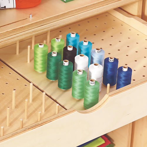 Sjöbergs Skåp 1, glas/björkdörrar, textilslöjd